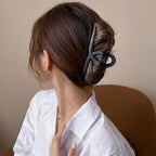 3 pinces à cheveux mates croisées – Noir, marron et kaki