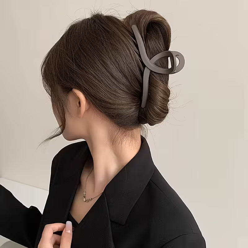 3 pinces à cheveux mates croisées – Noir, marron et kaki